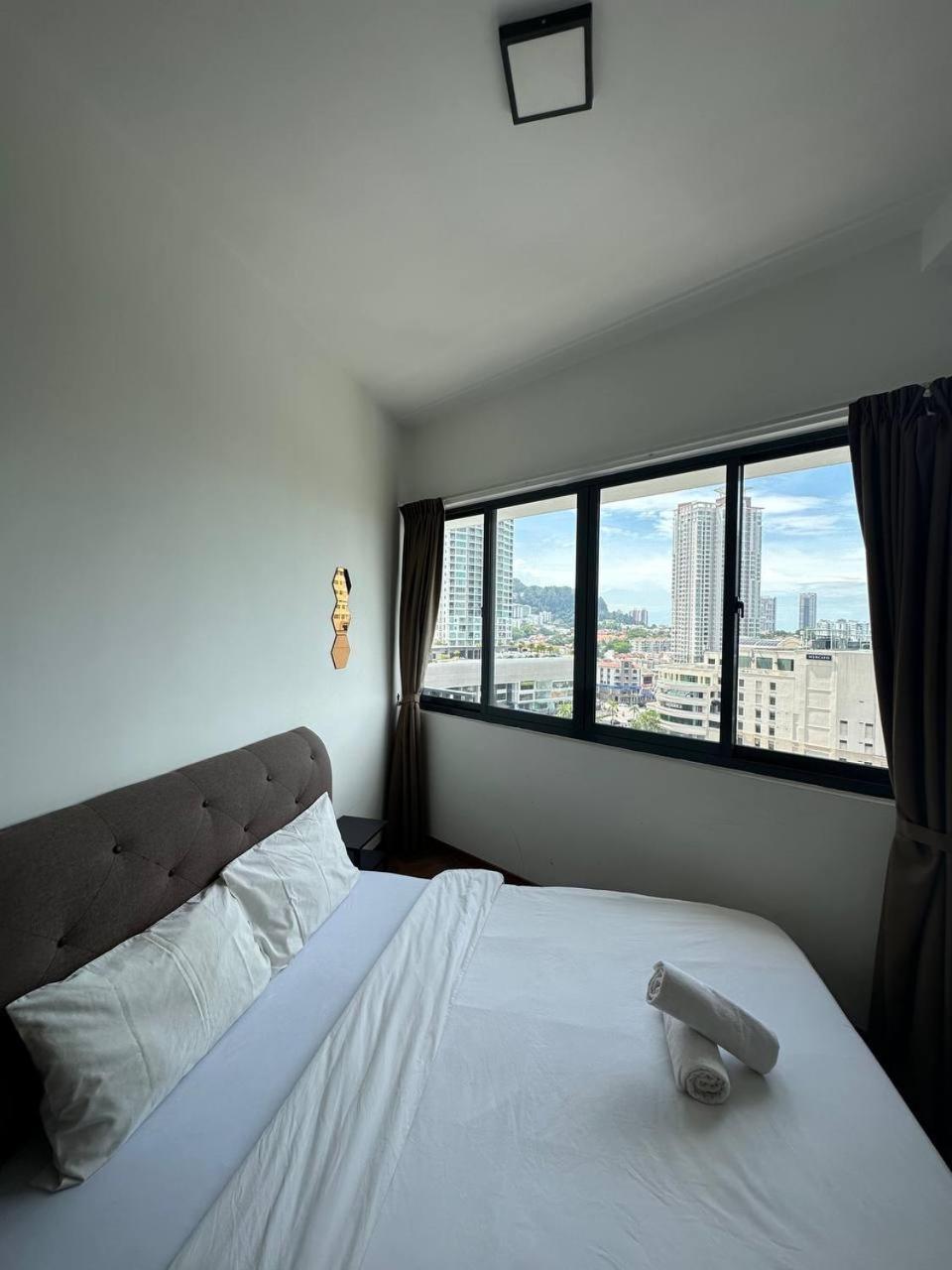 The Landmark Comfort Relax Spacious Sea View By Iz Tanjung Tokong Exterior photo